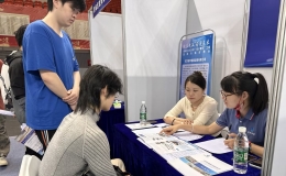 蔡甸区“学子聚汉”工程专场招聘会走进江汉大学