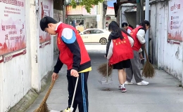 蔡甸青年走进社区清洁家园，开展五四主题实践