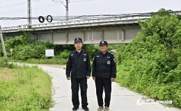 一天来回两趟，5.69公里的路，蔡甸这对“护路”夫妻走了13年