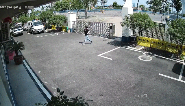 134644qevg4go7oe2gmmdm.gif