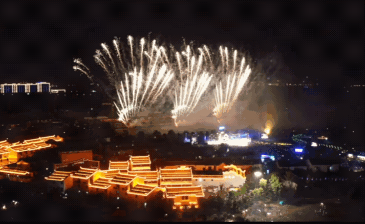 224326oufe8z2d8ety9fdr.gif