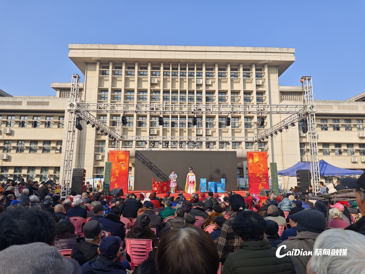 165252llsh4pi4nzozyzdn.jpg