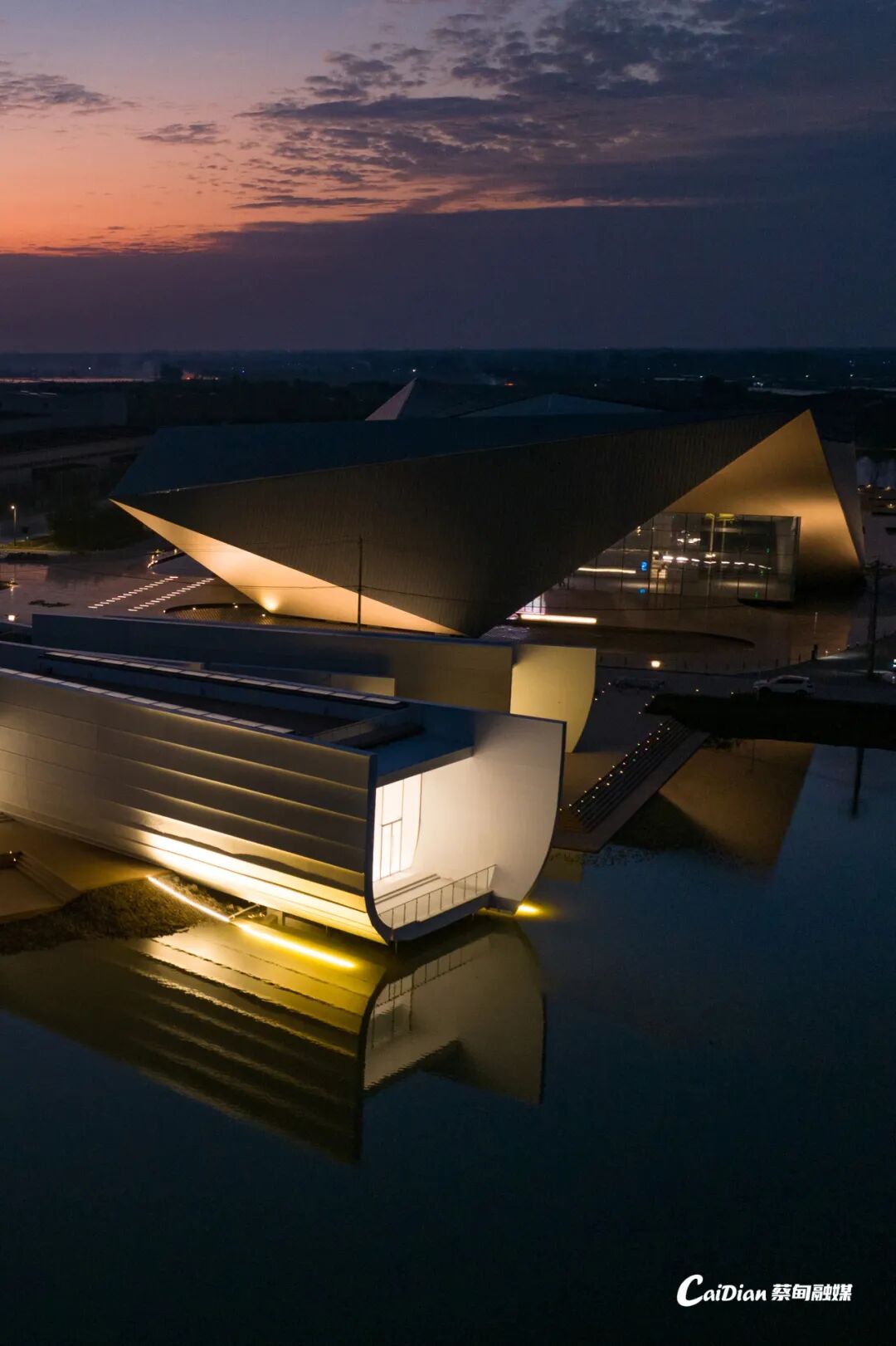 120625xwo7z1m8kaiz6akw.jpeg