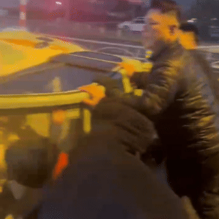 150812lyqc21hyybbc1yl3.gif