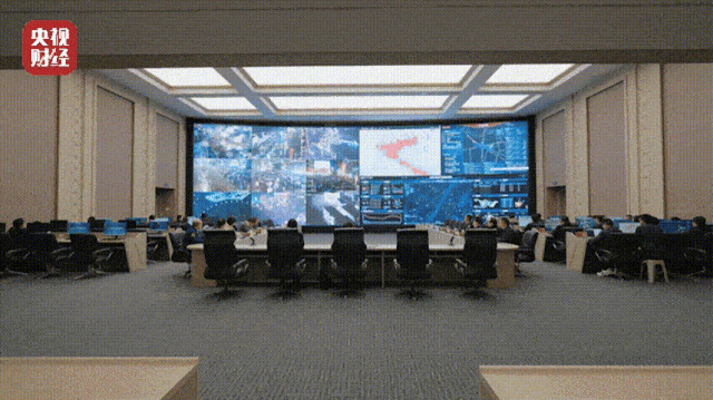 092858dltnsxbl2vfonc9l.gif