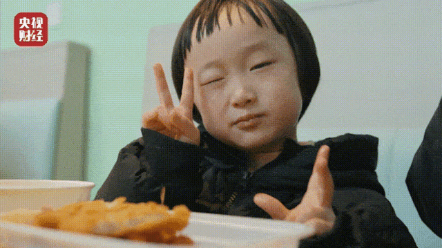 092858fzm9mf9r99rmfes9.gif
