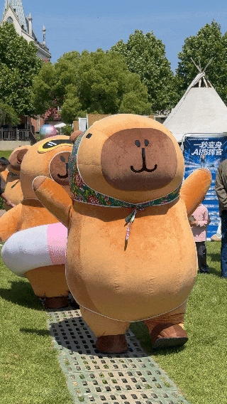 185903ab25moo4b4gpdxon.gif