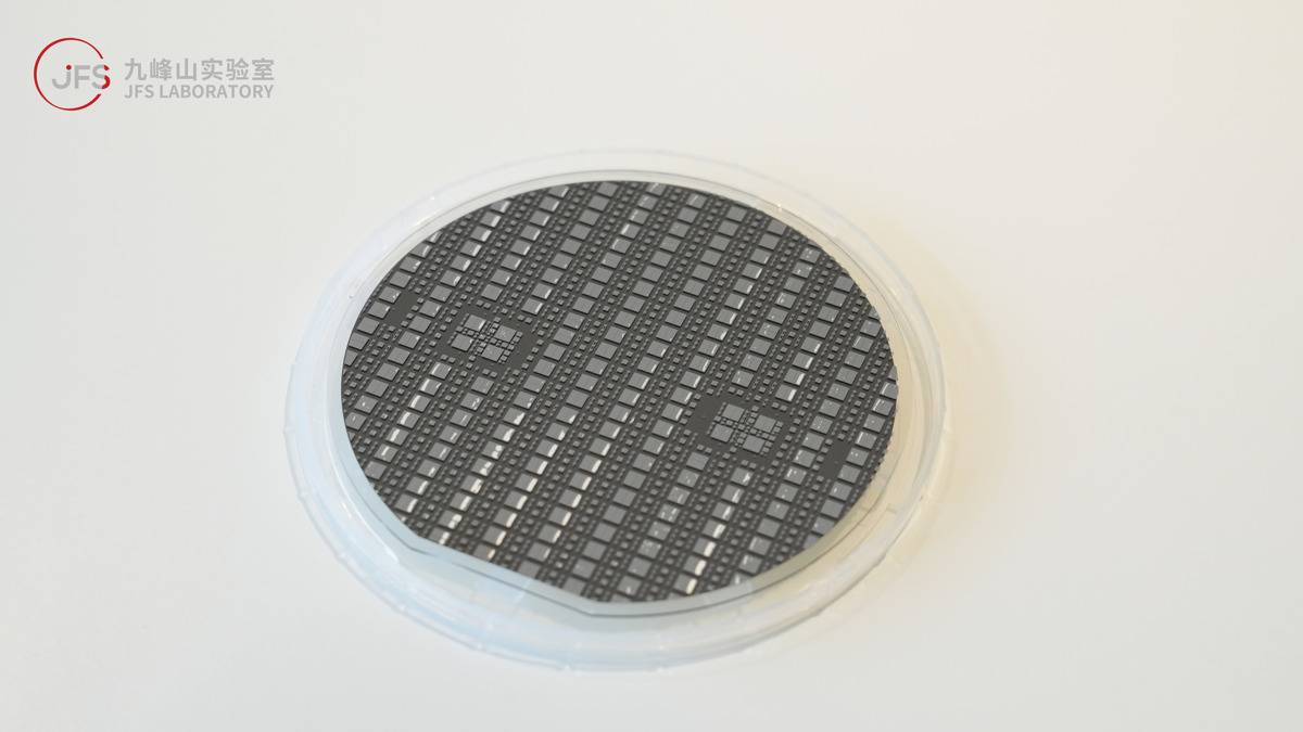 104841efmffuf9mmkuuftf.jpg